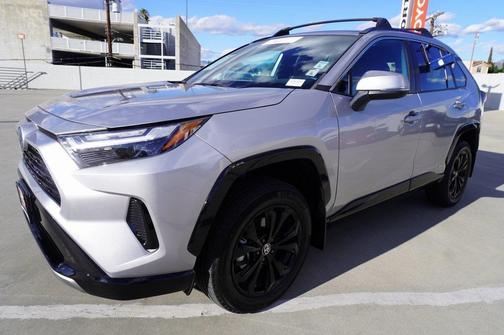 2022 Toyota RAV4 Hybrid SE