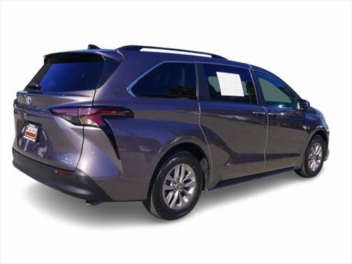 2023 Toyota Sienna XLE 7 Passenger