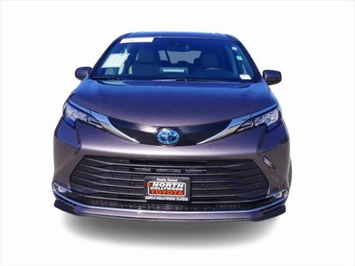 2023 Toyota Sienna XLE 7 Passenger