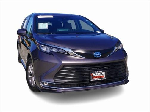 2023 Toyota Sienna XLE 7 Passenger