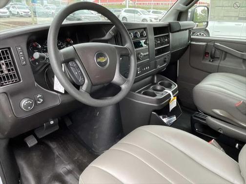 2025 Chevrolet Express 2500 RWD 2500 Regular Wheelbase WT