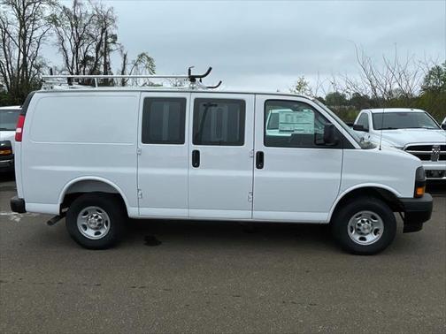 2025 Chevrolet Express 2500 RWD 2500 Regular Wheelbase WT