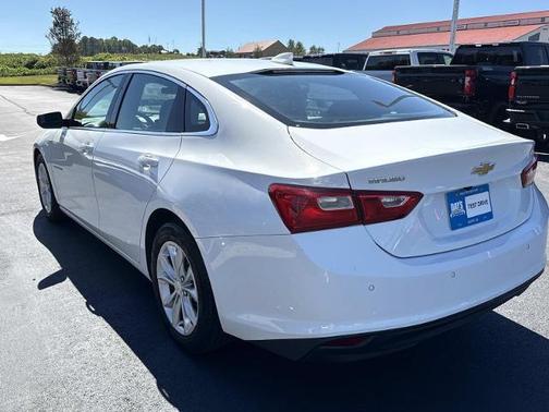 Summit White 2023 Chevrolet Malibu FWD 1LT