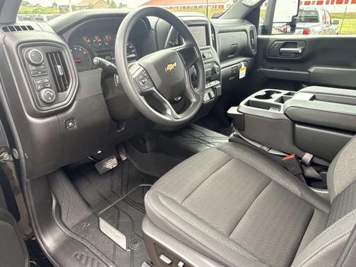 2026 Chevrolet Silverado 2500 Custom