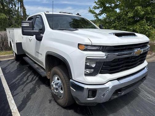 Summit White 2025 Chevrolet Silverado 3500 LT