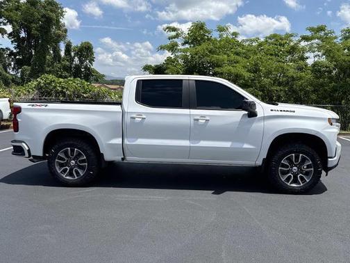 Iridescent Pearl Tricoat 2021 Chevrolet Silverado 1500 RST