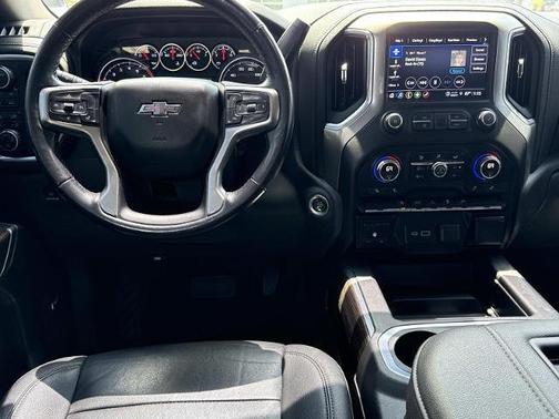 Iridescent Pearl Tricoat 2021 Chevrolet Silverado 1500 RST