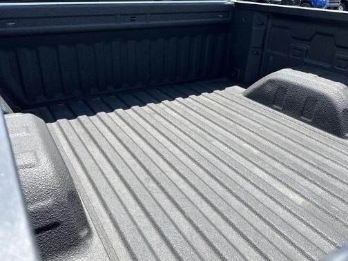 Iridescent Pearl Tricoat 2021 Chevrolet Silverado 1500 RST