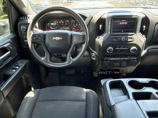 Summit White 2025 Chevrolet Silverado 2500 Custom