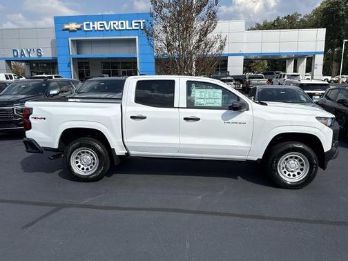 Summit White 2026 Chevrolet Colorado WT