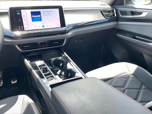 2024 Volkswagen Atlas 2.0T SE w/Technology 4MOTION