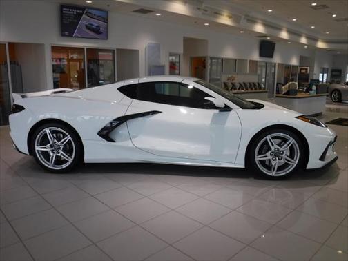 Arctic White 2021 Chevrolet Corvette Stingray w/1LT