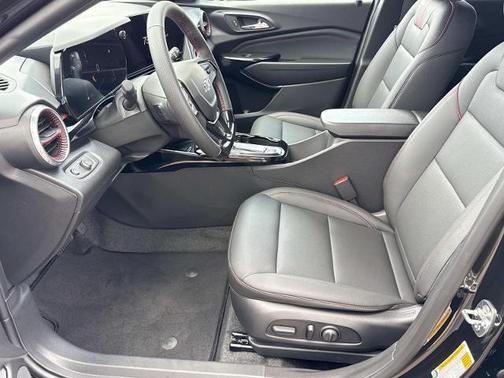 Mosaic Black Metallic 2026 Chevrolet Trax FWD 2RS