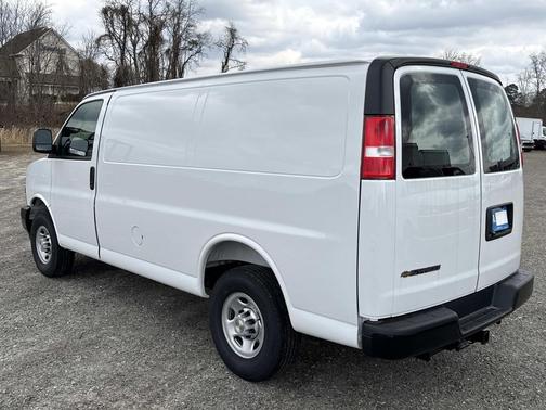 Summit White 2025 Chevrolet Express 2500 LT
