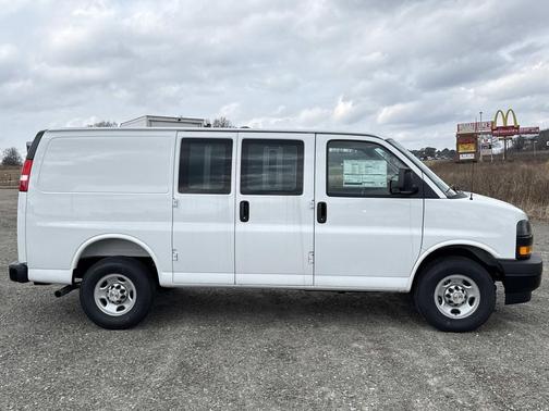 Summit White 2025 Chevrolet Express 2500 LT