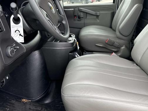 Summit White 2025 Chevrolet Express 2500 LT