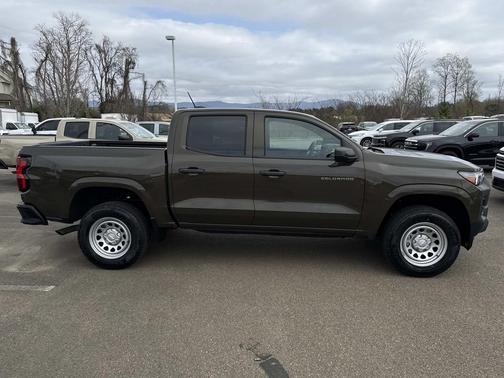 Harvest Bronze Metallic 2024 Chevrolet Colorado WT