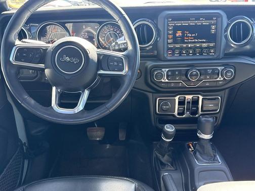 2023 Jeep Wrangler 4-Door Sahara Altitude 4x4