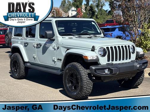 2023 Jeep Wrangler 4-Door Sahara Altitude 4x4