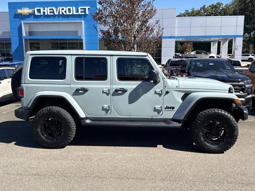 2023 Jeep Wrangler 4-Door Sahara Altitude 4x4