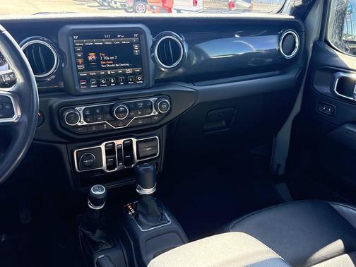 2023 Jeep Wrangler 4-Door Sahara Altitude 4x4