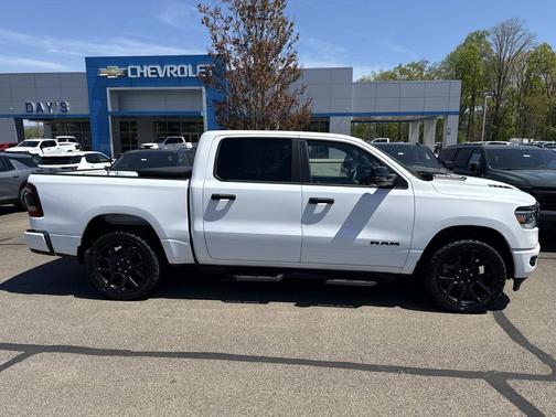 Bright White Clearcoat 2024 RAM 1500 Laramie