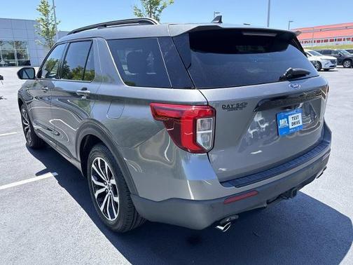 Carbonized Gray Metallic 2022 Ford Explorer ST-Line