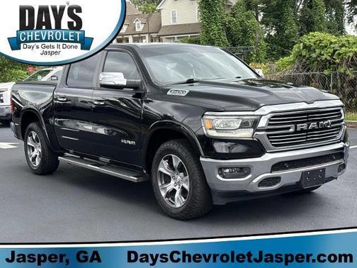 Diamond Black Crystal Pearlcoat 2019 RAM 1500 Laramie