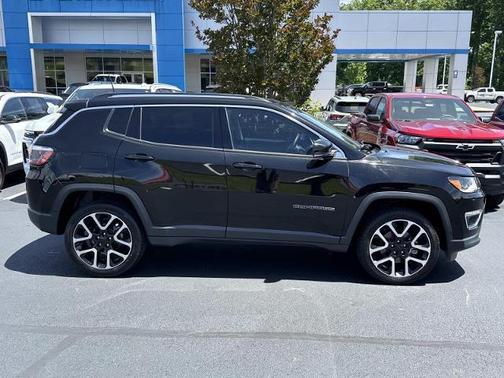 Diamond Black Crystal Pearlcoat 2018 Jeep Compass Limited