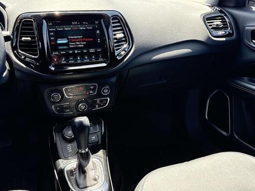 Diamond Black Crystal Pearlcoat 2018 Jeep Compass Limited