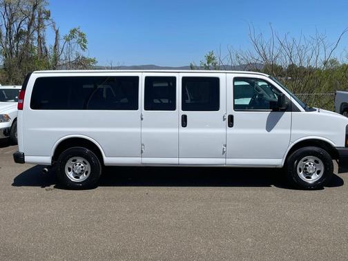 2022 Chevrolet Express 3500 RWD 3500 Extended Wheelbase LS
