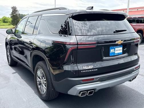 Mosaic Black Metallic 2025 Chevrolet Traverse LT