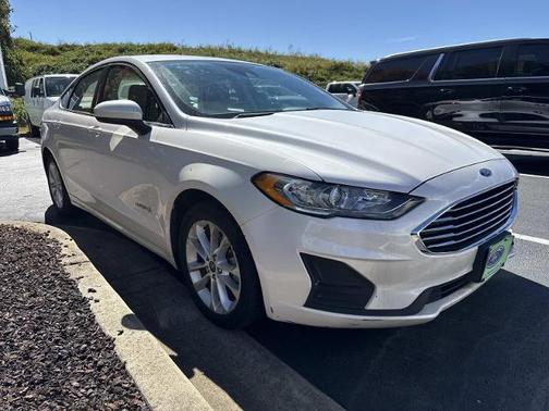 White Platinum Metallic Tri-Coat 2019 Ford Fusion Hybrid SE