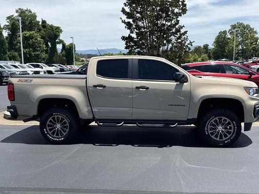 Sand Dune Metallic 2022 Chevrolet Colorado Z71