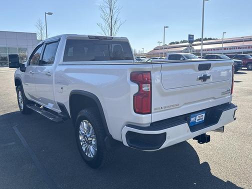 2022 Chevrolet Silverado 2500 High Country