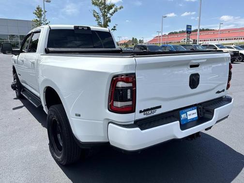 Bright White Clearcoat 2024 RAM 3500 Laramie Crew Cab 4x4 8' Box