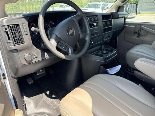 Summit White 2026 Chevrolet Express 2500 LT