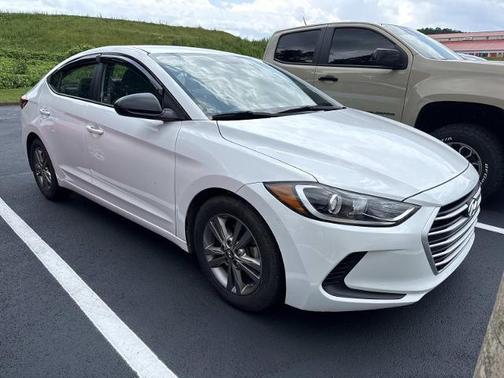 Quartz White Pearl 2017 Hyundai ELANTRA SE