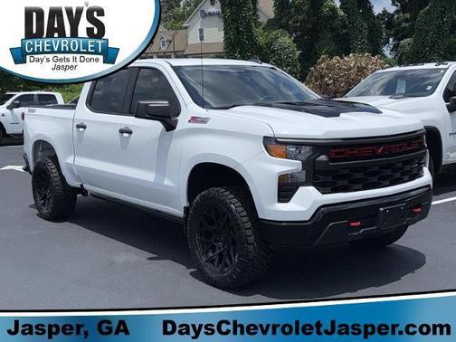 Summit White 2023 Chevrolet Silverado 1500 Custom Trail Boss