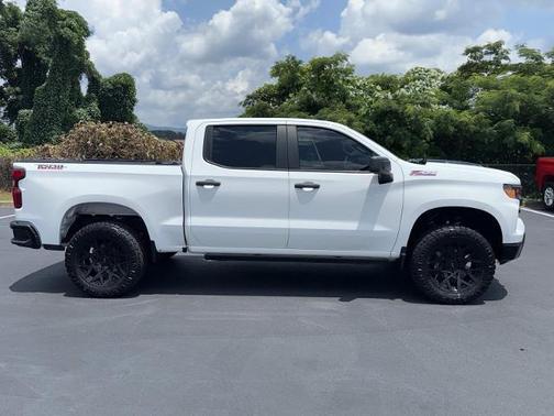 Summit White 2023 Chevrolet Silverado 1500 Custom Trail Boss