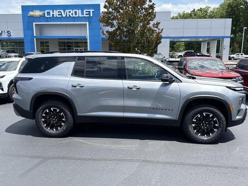Sterling Gray Metallic 2025 Chevrolet Traverse AWD Z71