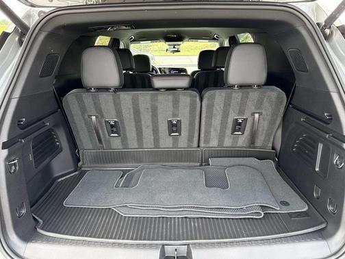 Sterling Gray Metallic 2025 Chevrolet Traverse AWD Z71