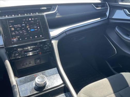 2022 Jeep Grand Cherokee L Laredo