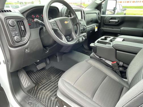 2025 Chevrolet Silverado 2500 Custom