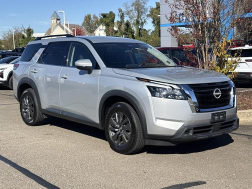 2024 Nissan Pathfinder SV 4WD
