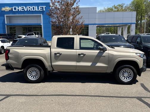 Sand Dune Metallic 2023 Chevrolet Colorado WT
