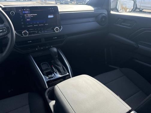 2024 Chevrolet Colorado WT