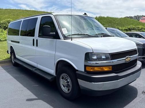 Summit White 2025 Chevrolet Express 3500 RWD 3500 Extended Wheelbase LT