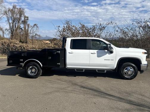 2024 Chevrolet Silverado 3500 LT