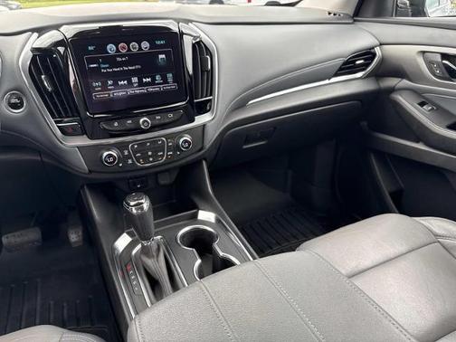Satin Steel Metallic 2019 Chevrolet Traverse LT Cloth